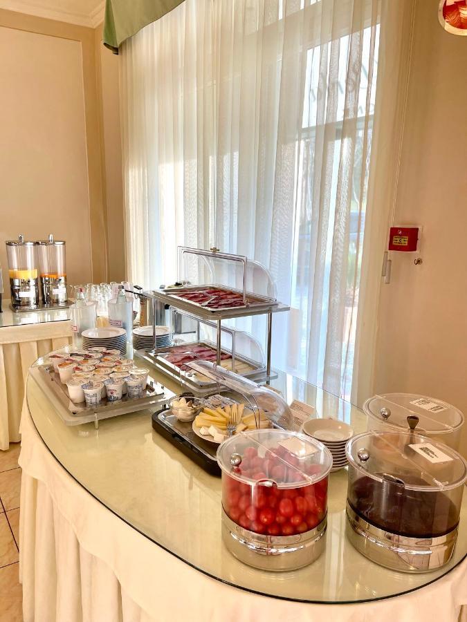 Hotel La Perla เตรเมสโซ ภายนอก รูปภาพ