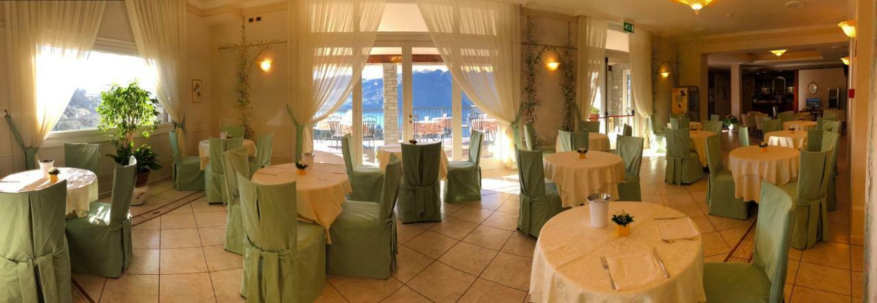 Hotel La Perla เตรเมสโซ ภายนอก รูปภาพ